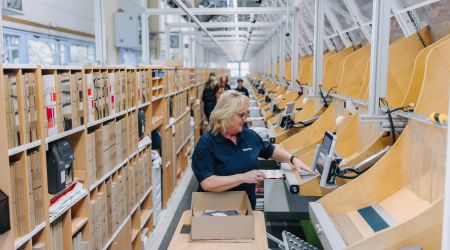 Integrierte Arbeitsplätze in Fördertechnik